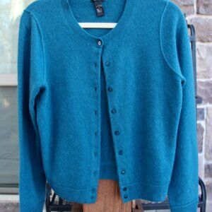 100 percent Cashmere sweater-